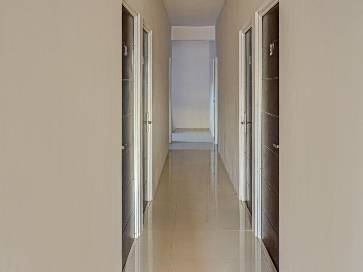 Reddoorz At Jalan Somba Opu Losari ماكاسار المظهر الخارجي الصورة