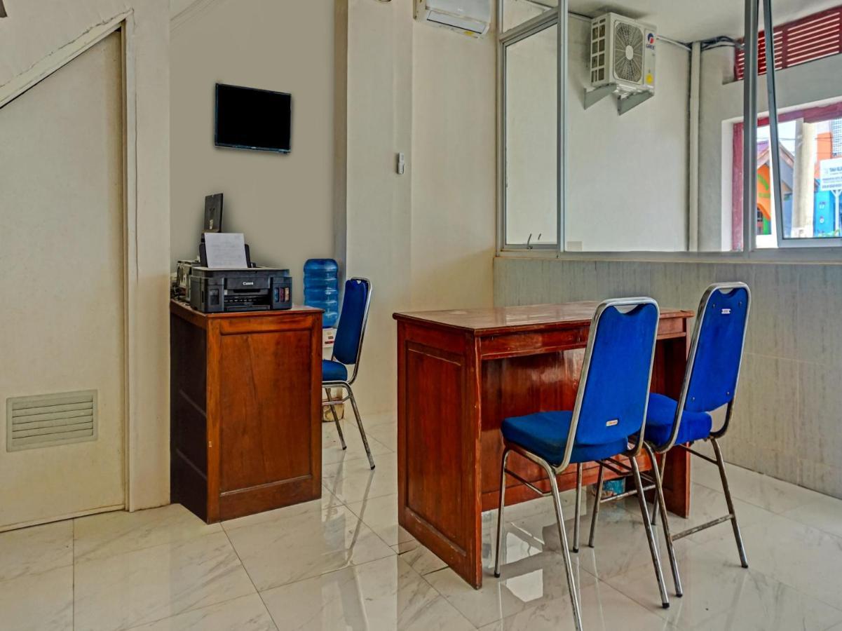 Reddoorz At Jalan Somba Opu Losari ماكاسار المظهر الخارجي الصورة