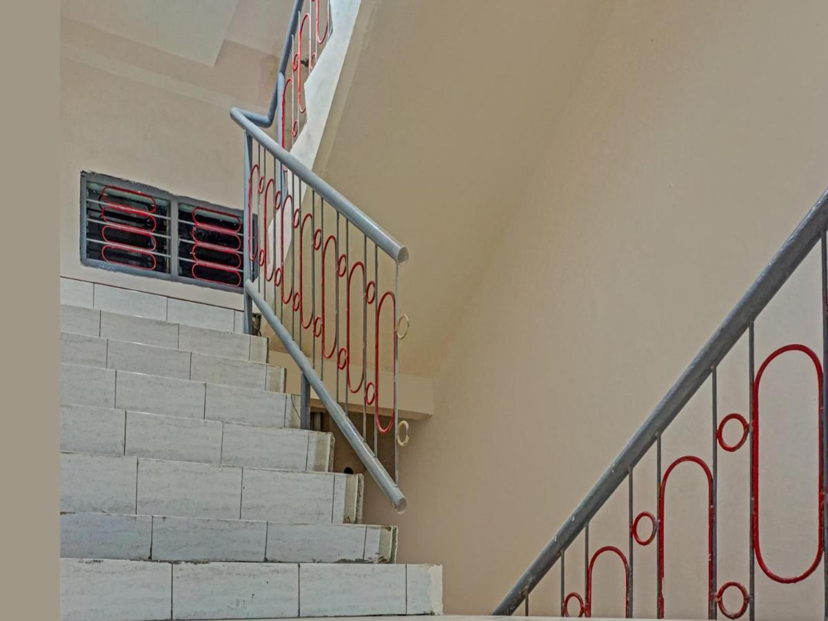 Reddoorz At Jalan Somba Opu Losari ماكاسار المظهر الخارجي الصورة