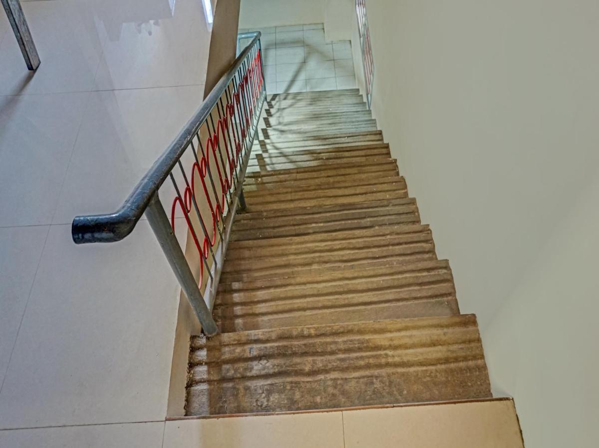Reddoorz At Jalan Somba Opu Losari ماكاسار المظهر الخارجي الصورة