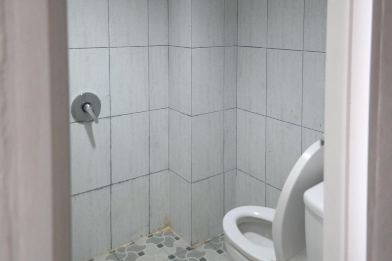 Reddoorz At Jalan Somba Opu Losari ماكاسار المظهر الخارجي الصورة