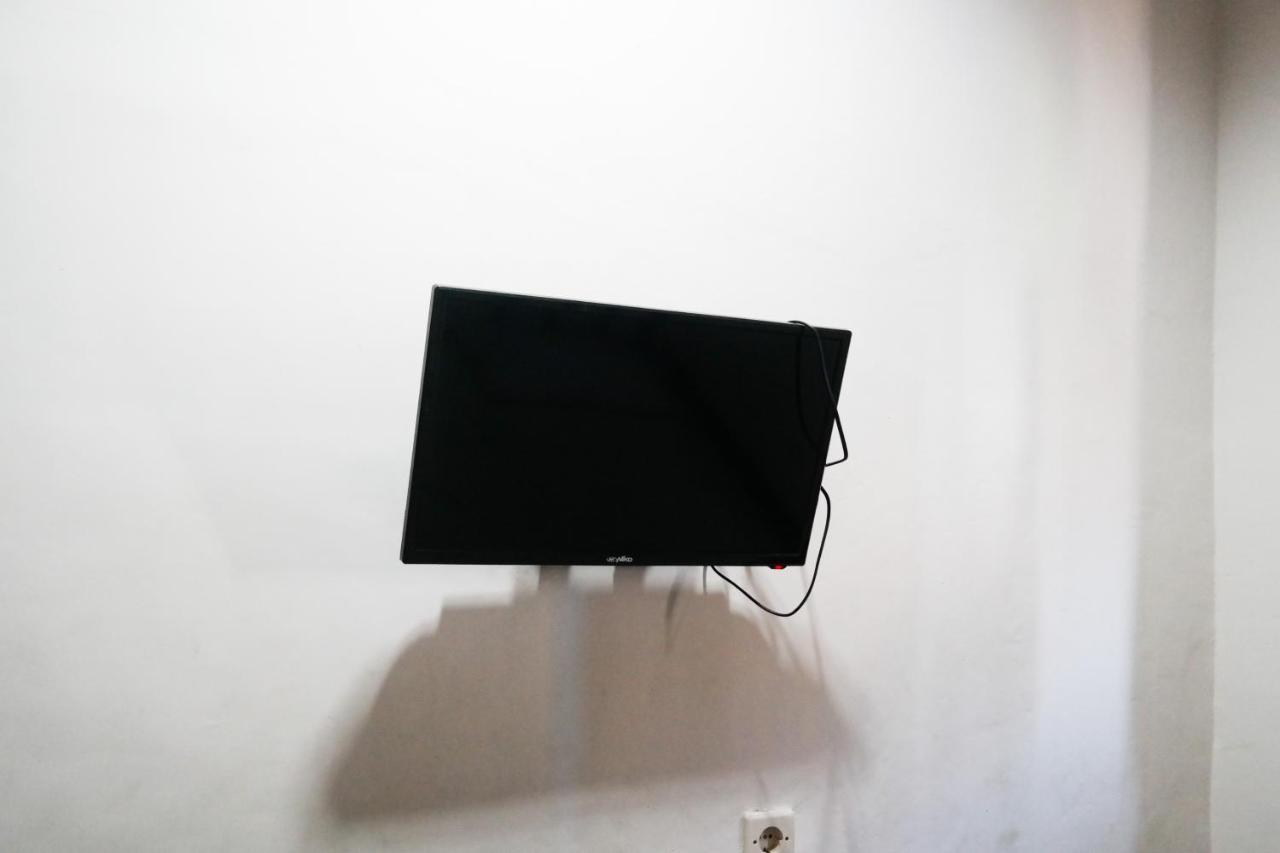 Reddoorz At Jalan Somba Opu Losari ماكاسار المظهر الخارجي الصورة