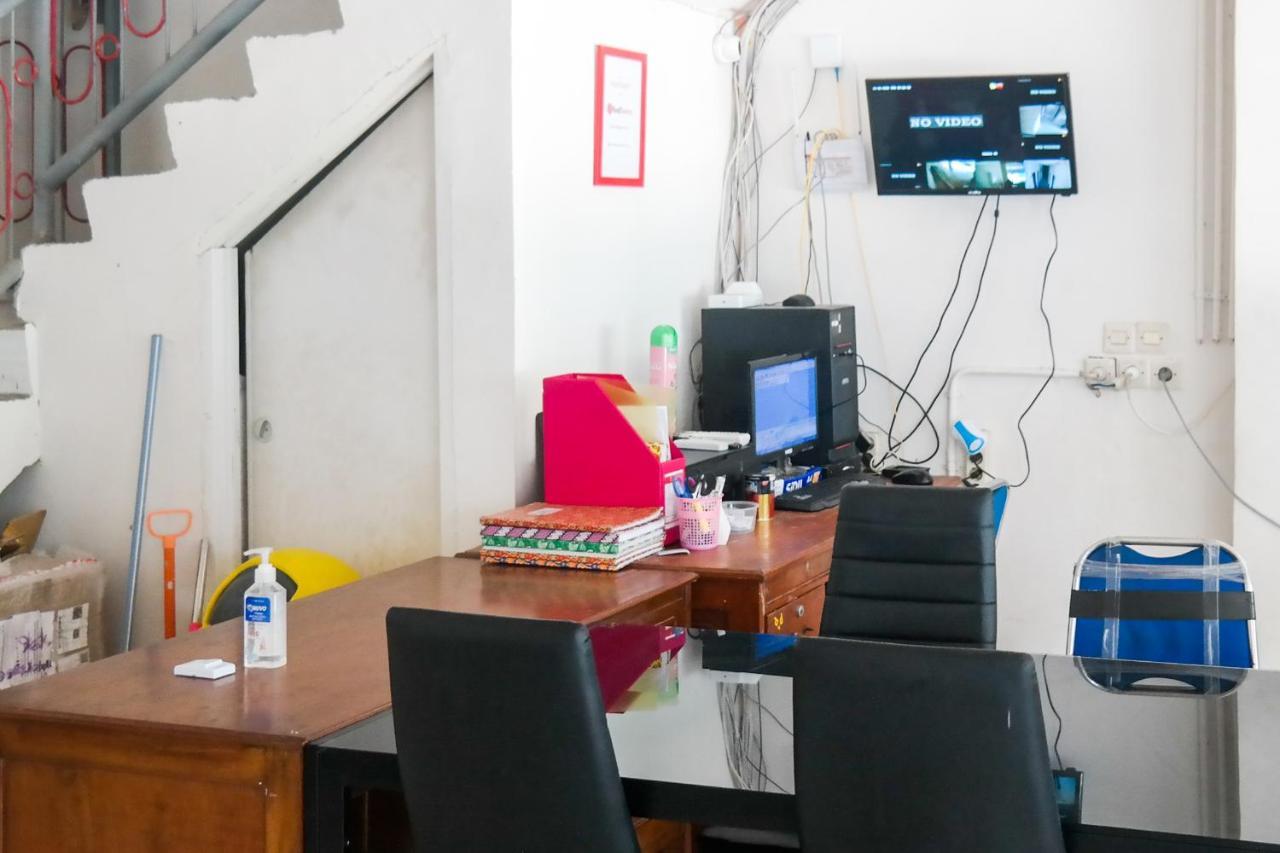 Reddoorz At Jalan Somba Opu Losari ماكاسار المظهر الخارجي الصورة