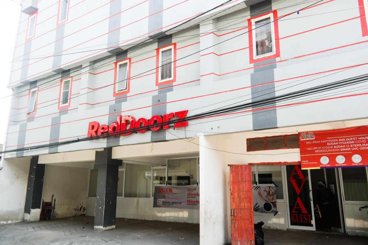 Reddoorz At Jalan Somba Opu Losari ماكاسار المظهر الخارجي الصورة
